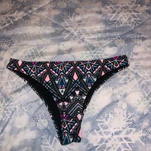 Cheeky geometric bikini bottoms